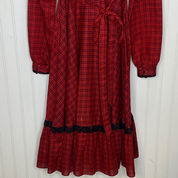 Elegant Red Plaid Prairie Long Dress - Picture 13 of 16